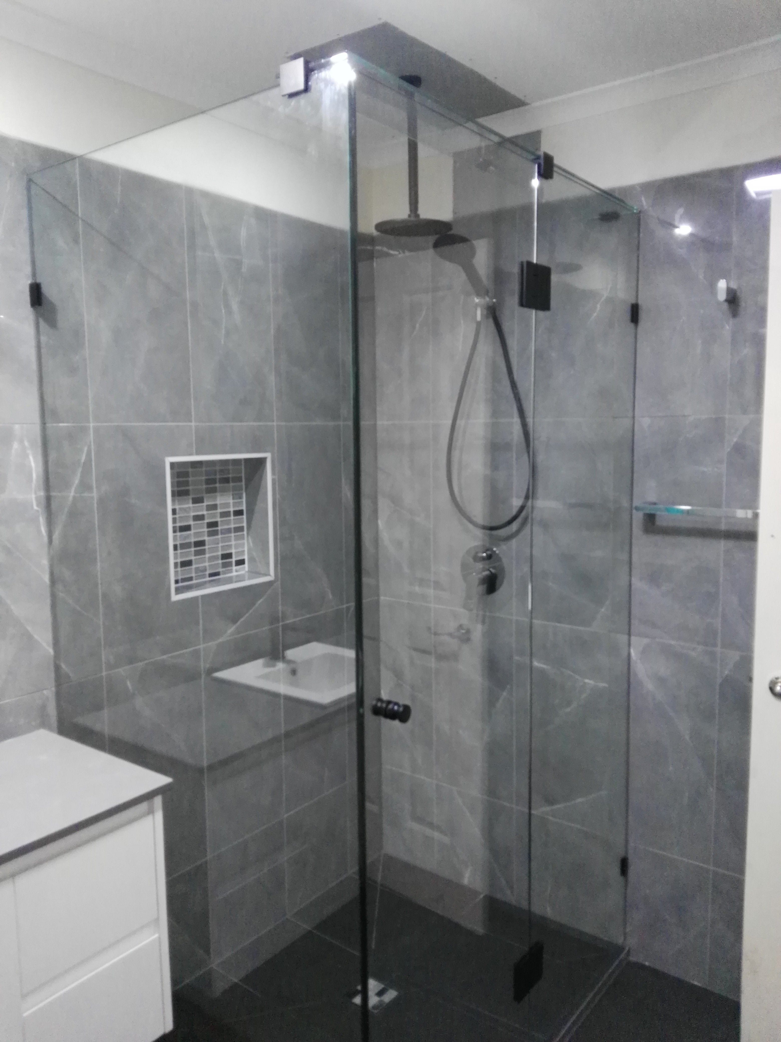 Frameless Shower Screen